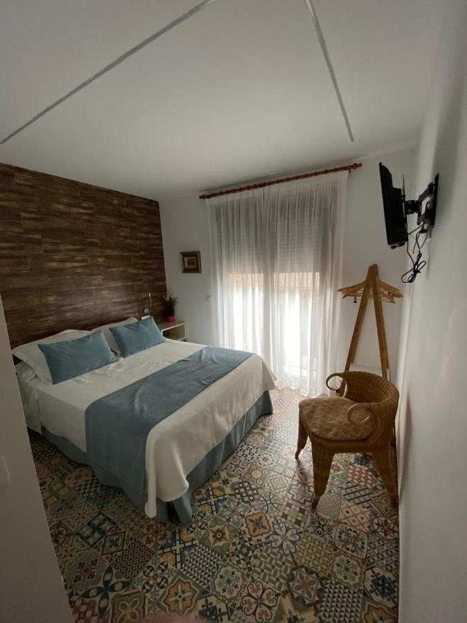 Hostal La Batuta Mogente Esterno foto